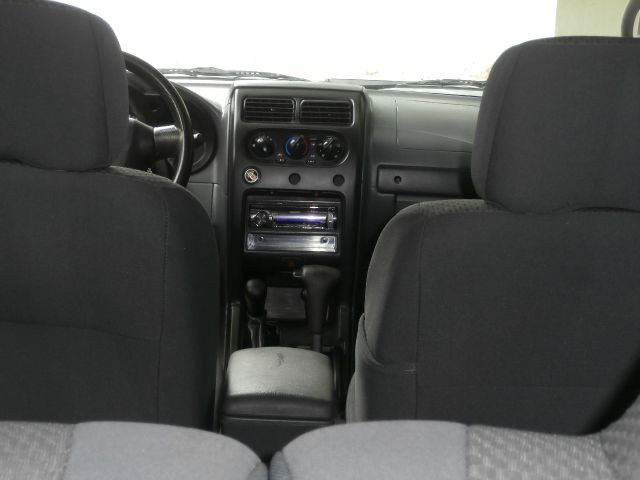 2002 Nissan Xterra AWD W/leatherroof (7pass)