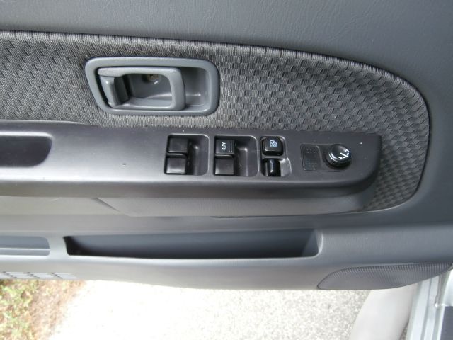 2002 Nissan Xterra AWD W/leatherroof (7pass)