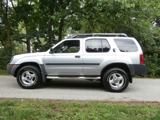 2002 Nissan Xterra AWD W/leatherroof (7pass)