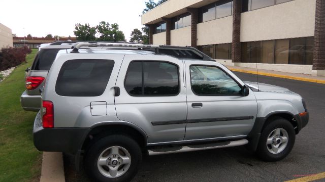2002 Nissan Xterra AWD W/leatherroof (7pass)