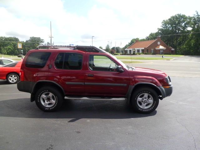 2002 Nissan Xterra AWD W/leatherroof (7pass)