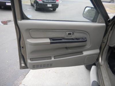 2002 Nissan Xterra H1