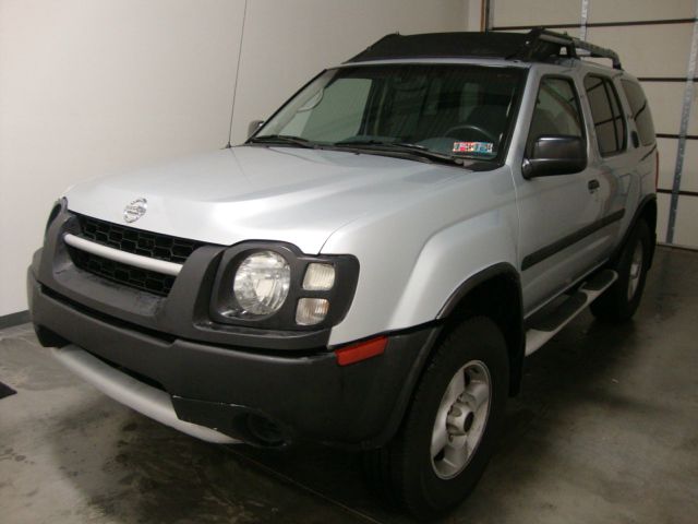 2002 Nissan Xterra AWD W/leatherroof (7pass)