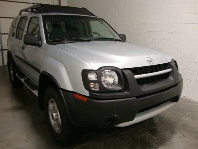 2002 Nissan Xterra AWD W/leatherroof (7pass)
