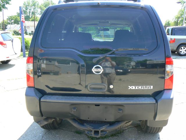 2003 Nissan Xterra AWD W/leatherroof (7pass)