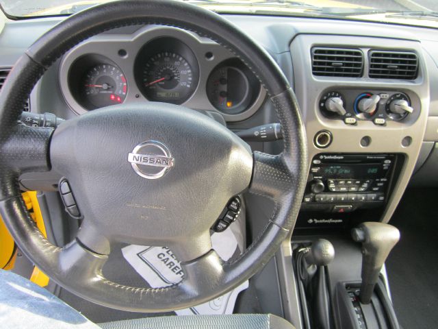 2003 Nissan Xterra AWD W/leatherroof (7pass)