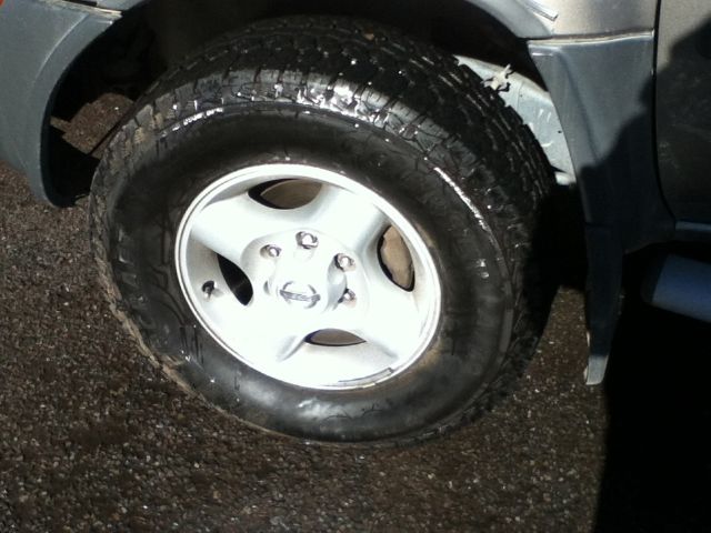 2003 Nissan Xterra LX V-6