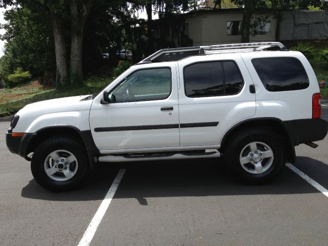 2004 Nissan Xterra AWD W/leatherroof (7pass)