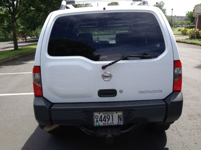 2004 Nissan Xterra AWD W/leatherroof (7pass)