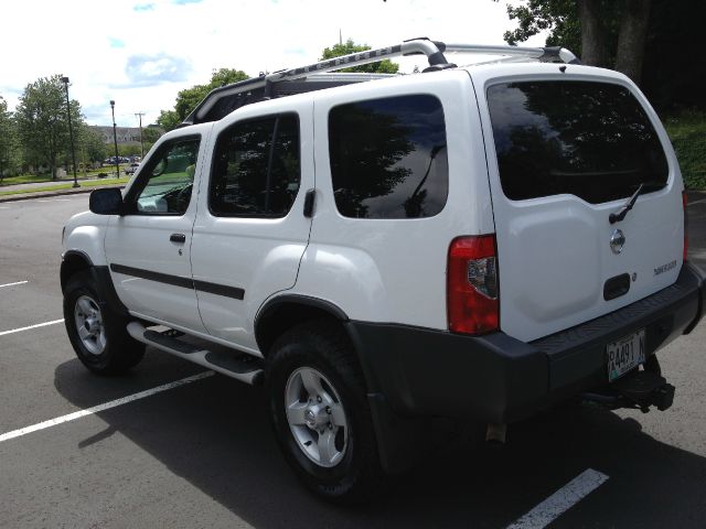2004 Nissan Xterra AWD W/leatherroof (7pass)
