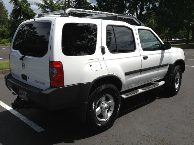 2004 Nissan Xterra AWD W/leatherroof (7pass)