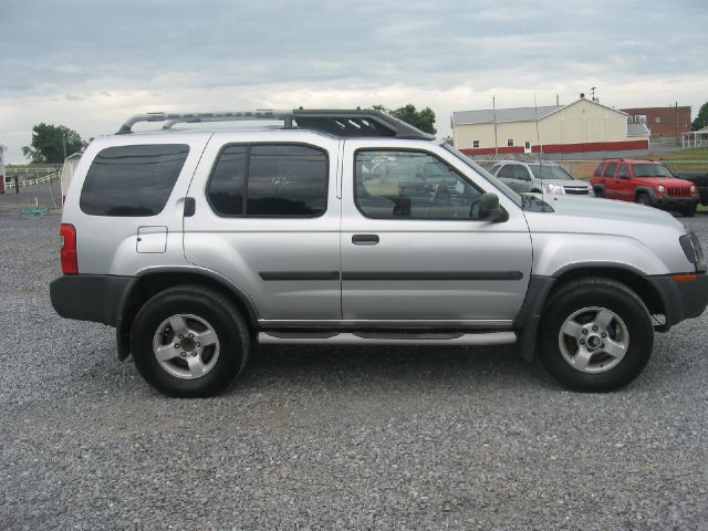 2004 Nissan Xterra AWD W/leatherroof (7pass)