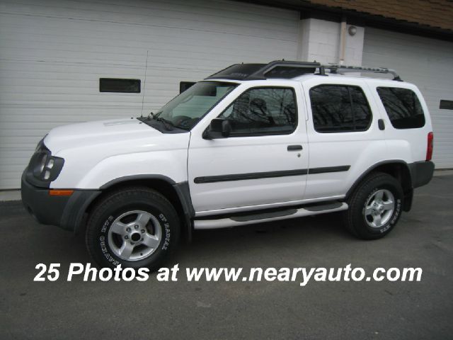 2004 Nissan Xterra AWD W/leatherroof (7pass)