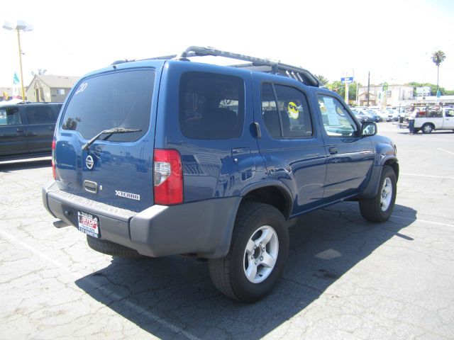 2004 Nissan Xterra LX V-6