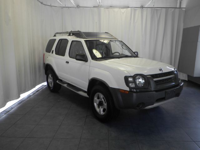 2004 Nissan Xterra AWD W/leatherroof (7pass)