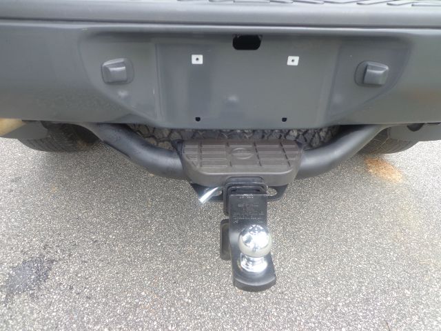 2004 Nissan Xterra AWD W/leatherroof (7pass)