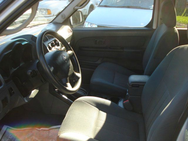 2004 Nissan Xterra AWD W/leatherroof (7pass)