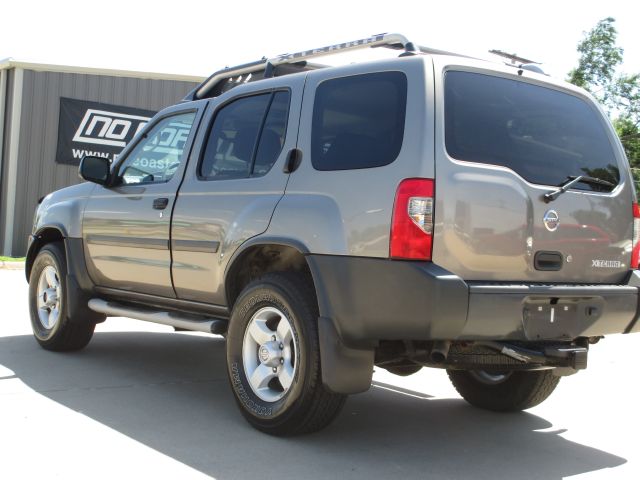 2004 Nissan Xterra AWD W/leatherroof (7pass)