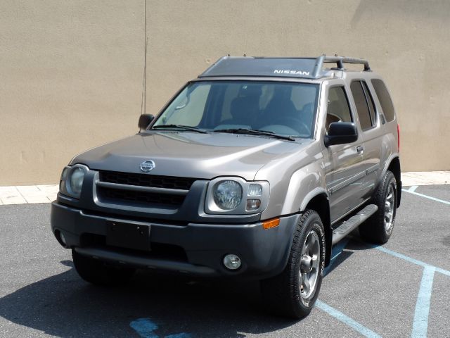 2004 Nissan Xterra AWD W/leatherroof (7pass)