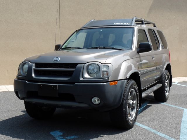 2004 Nissan Xterra AWD W/leatherroof (7pass)
