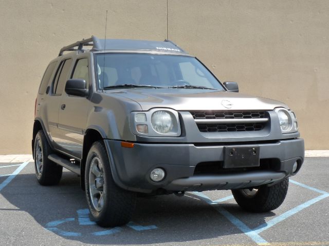 2004 Nissan Xterra AWD W/leatherroof (7pass)