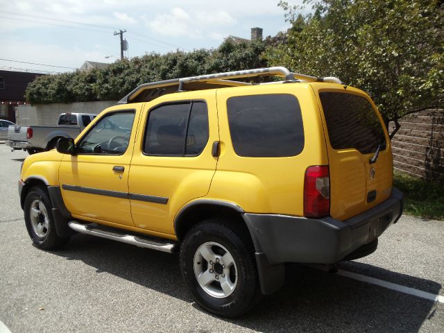 2004 Nissan Xterra AWD W/leatherroof (7pass)