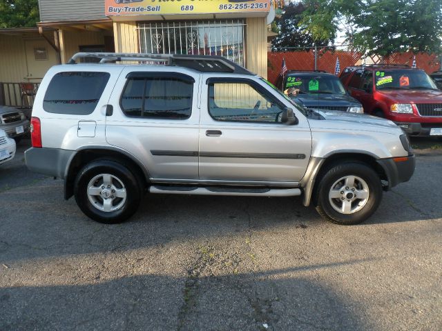 2004 Nissan Xterra AWD W/leatherroof (7pass)