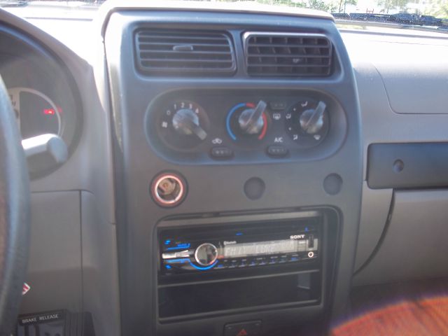 2004 Nissan Xterra LX V-6