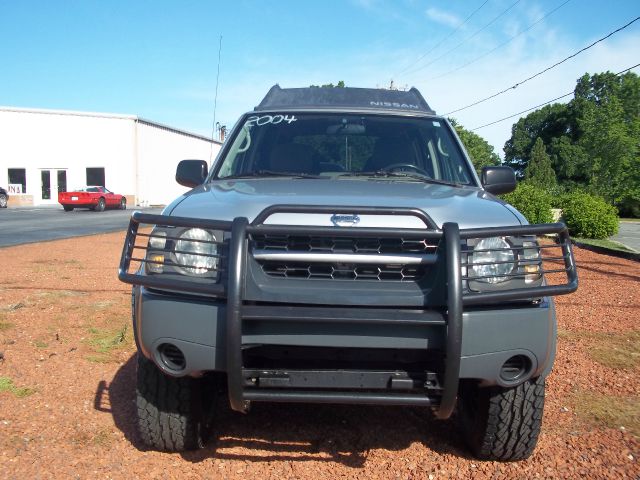 2004 Nissan Xterra LX V-6