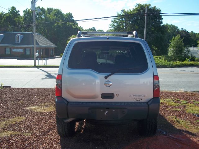 2004 Nissan Xterra LX V-6