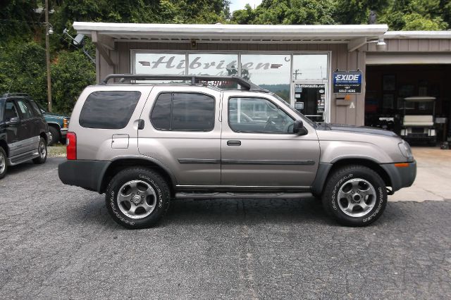 2004 Nissan Xterra AWD W/leatherroof (7pass)