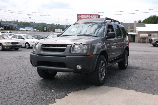2004 Nissan Xterra AWD W/leatherroof (7pass)