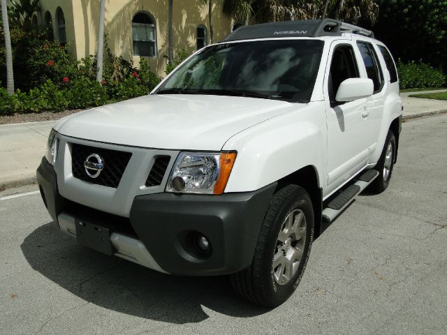2010 Nissan Xterra Flat Bed 4x4
