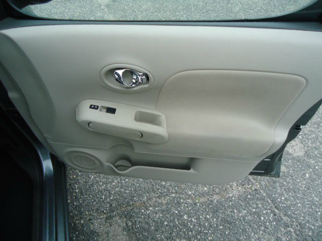 2009 Nissan cube Limited Access Cab 4WD