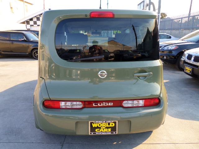 2009 Nissan cube 2dr Roadster 3.0L