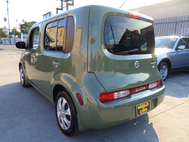 2009 Nissan cube 2dr Roadster 3.0L