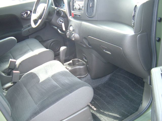 2010 Nissan cube E43