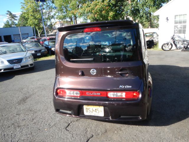 2010 Nissan cube 4dr 1500 SLT SUV