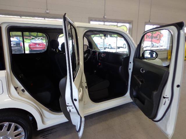 2010 Nissan cube Unknown