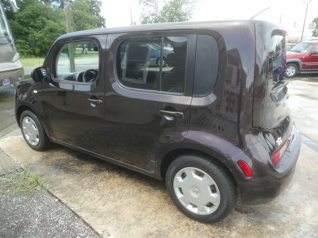 2010 Nissan cube Unknown