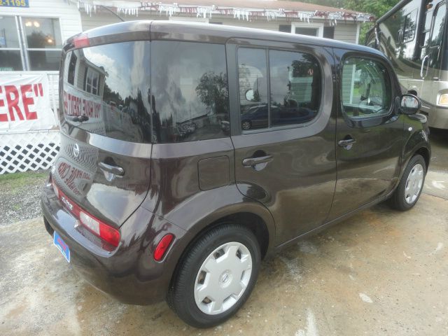 2010 Nissan cube Unknown