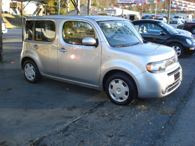 2011 Nissan cube W/T REG CAB
