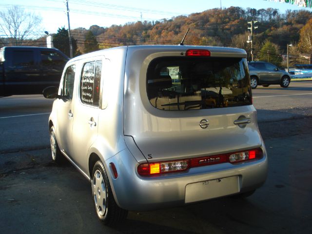 2011 Nissan cube W/T REG CAB