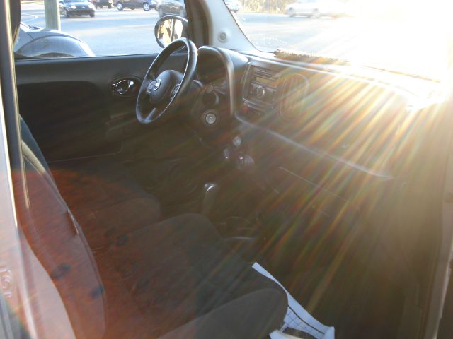 2011 Nissan cube W/T REG CAB