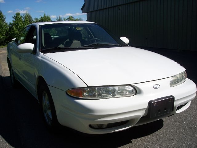 1999 Oldsmobile Alero Standard 4X4 Hardtop