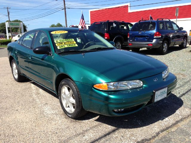 1999 Oldsmobile Alero Standard 4X4 Hardtop