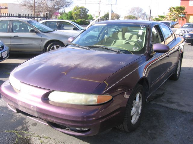 1999 Oldsmobile Alero Standard 4X4 Hardtop