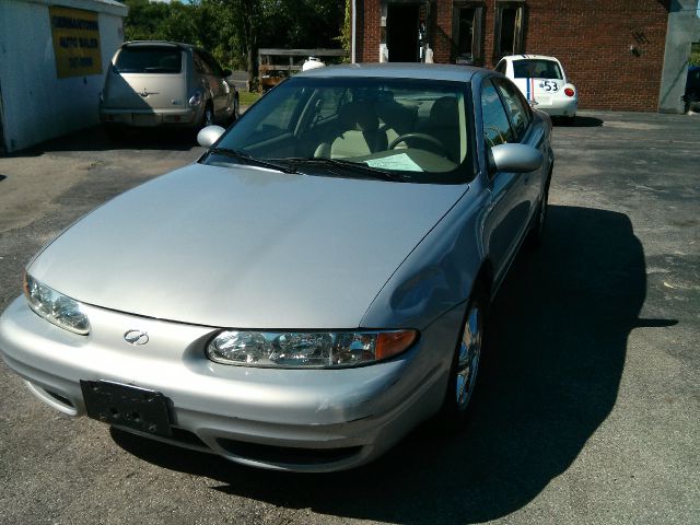 1999 Oldsmobile Alero 4dr Sdn I4 CVT 2.5 S Sedan
