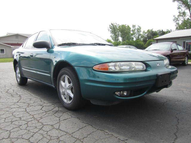 1999 Oldsmobile Alero Standard 4X4 Hardtop