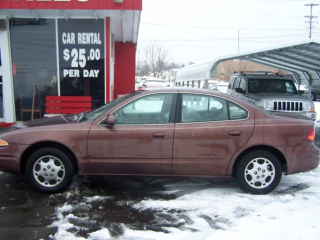 1999 Oldsmobile Alero Standard 4X4 Hardtop